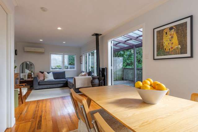 7 Fairmount Road Titirangi_1