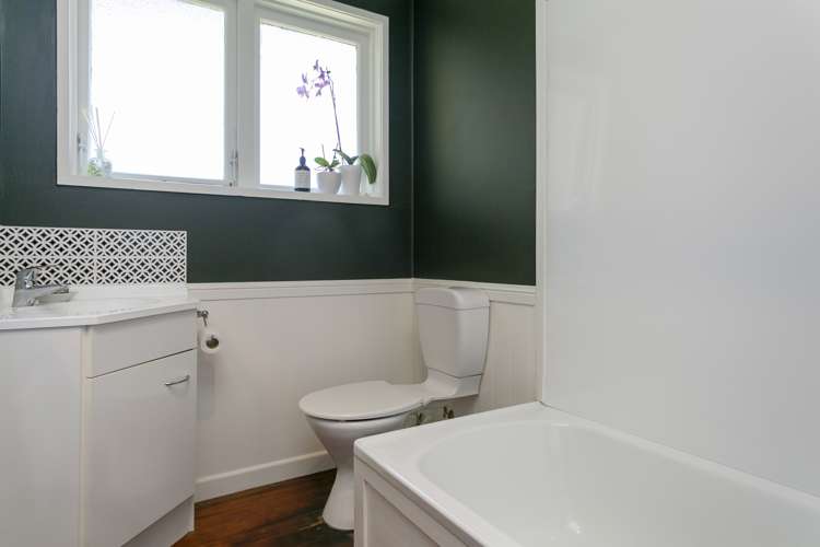 27 Hinemoa Avenue Taupo_21