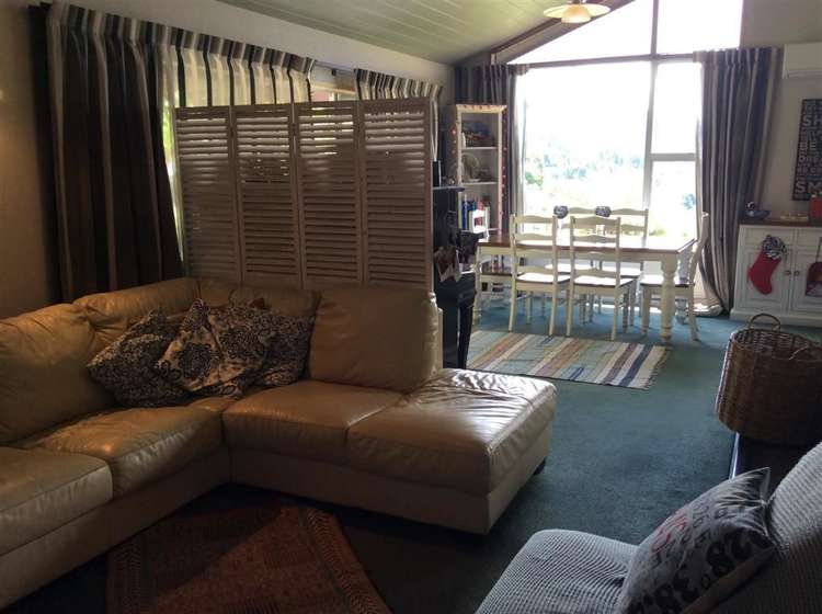 12 Lochy Road Fernhill/Sunshine Bay_7