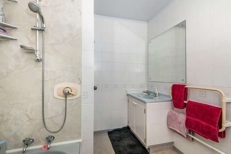 2/28 Oaktree Avenue Browns Bay_22