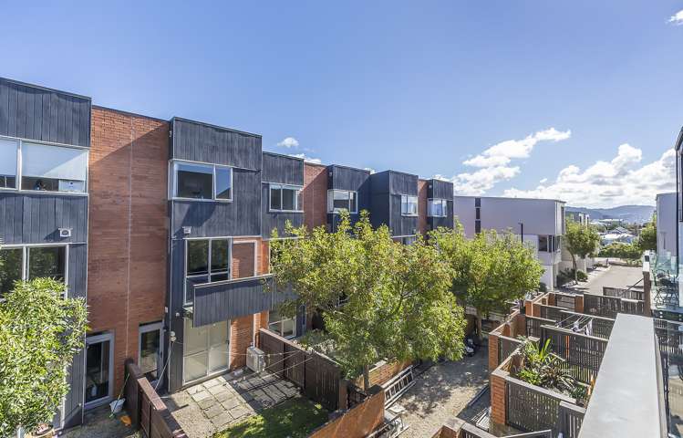 2/120 Rintoul Street Newtown_14
