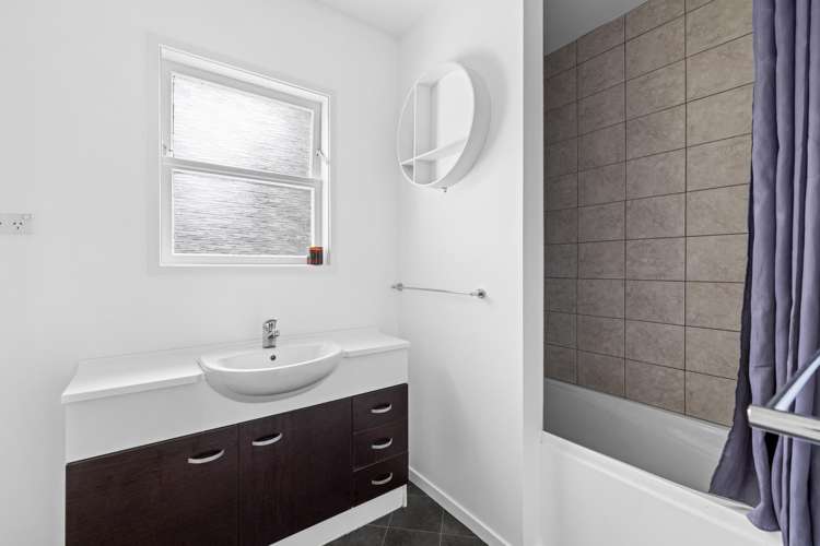 51 Clarence Cox Crescent Pirimai_2