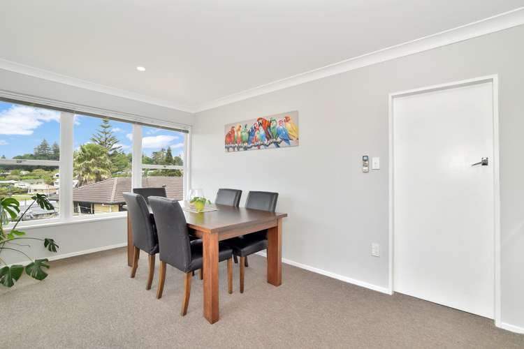 8 Wembury Grove Parkvale_8