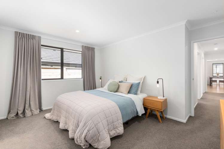 6 Martingale Drive Whitby_11