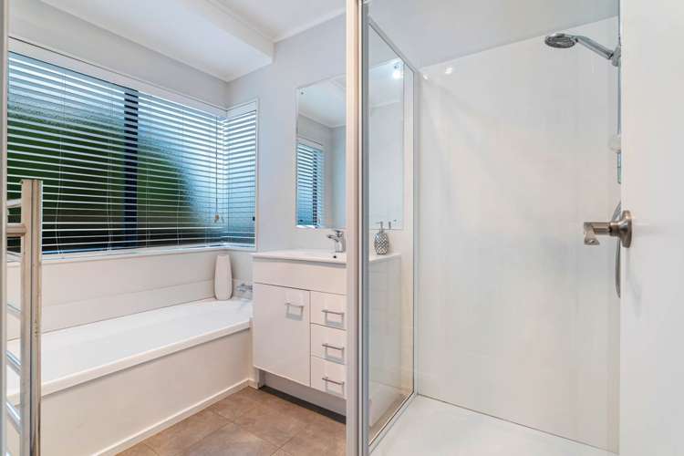 32 Holiday Road Stanmore Bay_11