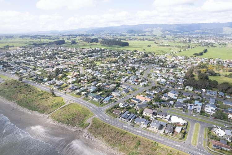 14 Karaka Street Otaki Beach_19