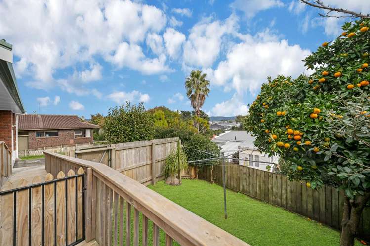 2/8 Millbrook Road Henderson_15