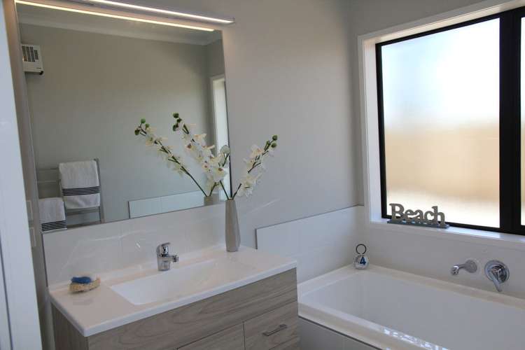 4 Cooke Farm Grove Waiwhakaiho_9