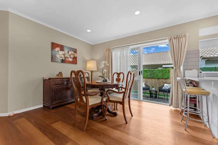 8 Headcorn Place Botany Downs_8