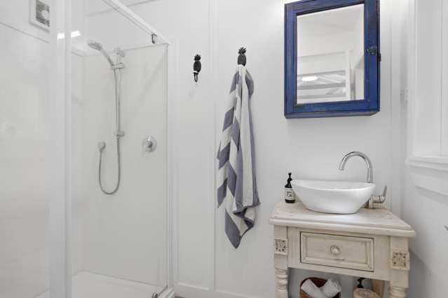 19 Crescent Road West Ostend_4