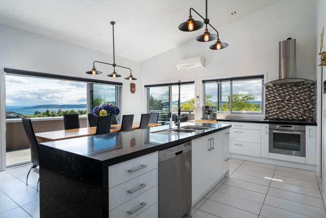 35 Magnolia Rise Waipahihi_2