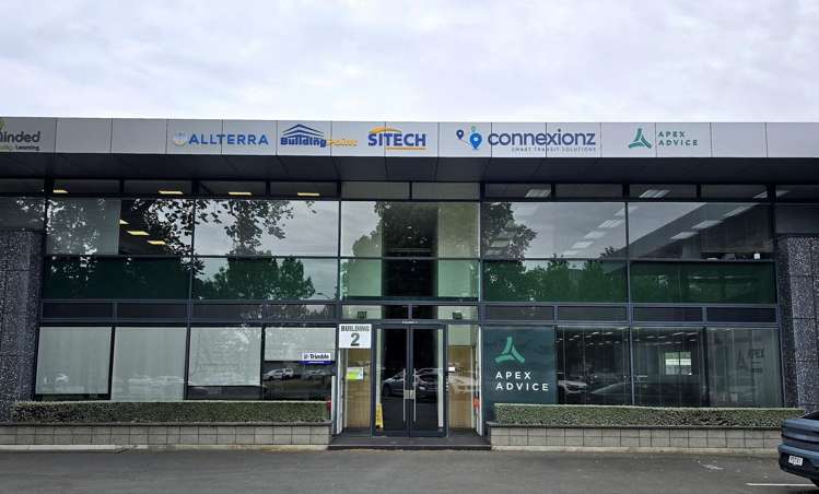 2/1 Show Place Addington_14