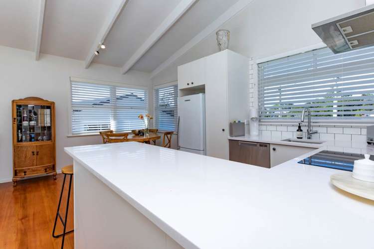 93 Atkinson Road Titirangi_14