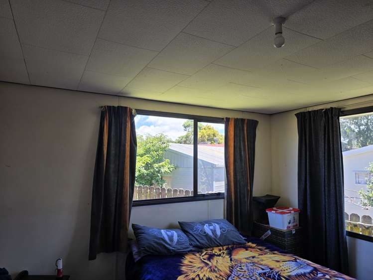 1/15 Starforth Place Henderson_11