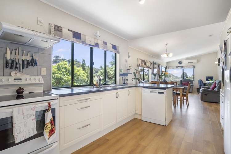 6 Dee Place Torbay_10