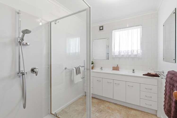 23A Bens Place Springvale_7