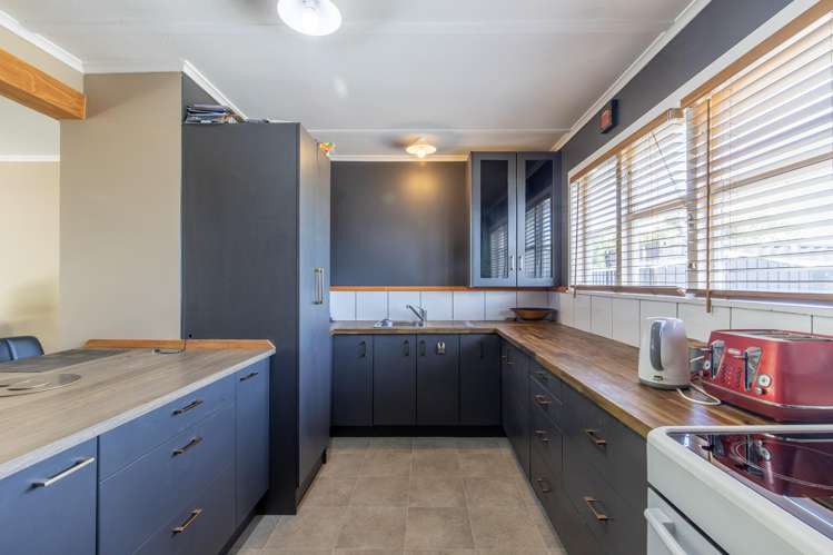 20 Blake Street Porangahau_13