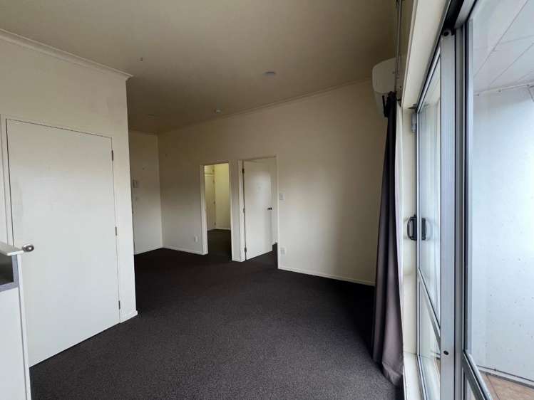 2/177B Eleventh Avenue 1047_3