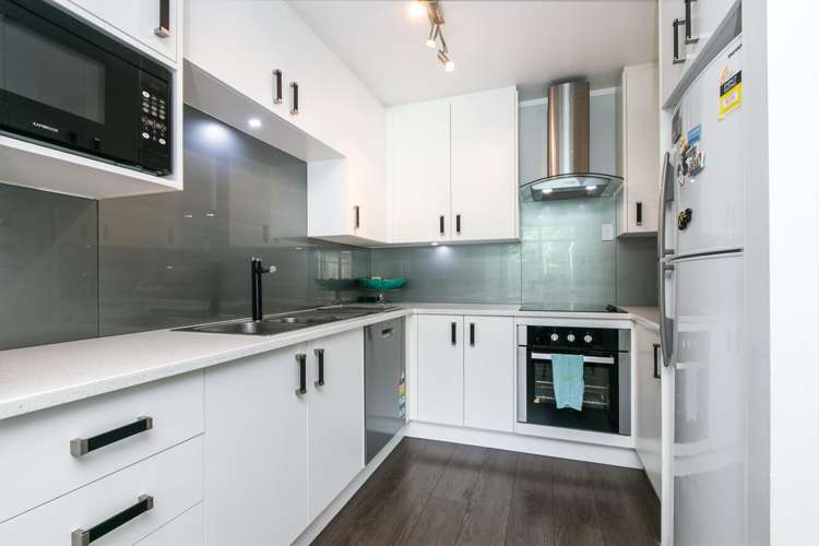 11/61a Birkdale Road Birkdale_1