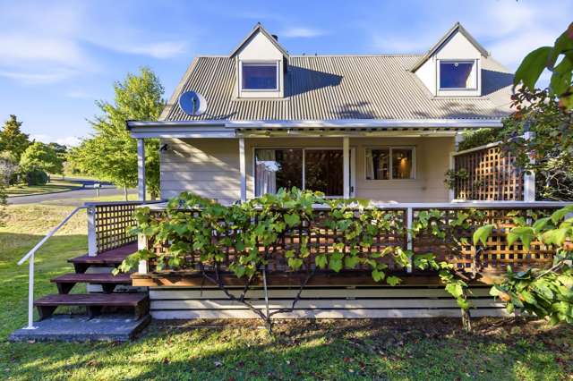 Live the lake life in comfort and style