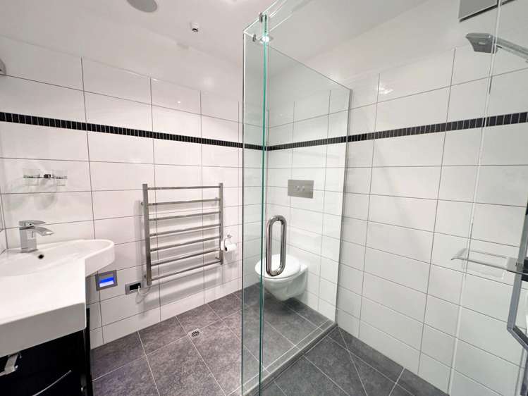 2/1 Wakefield Av Sumner_11