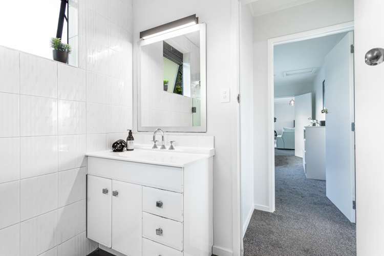 68 Cliff Road Torbay_22