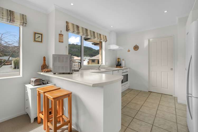 4 Woodland Grove Wainuiomata_10