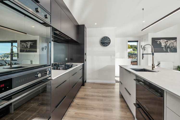 21 Coprosma Crescent Waipahihi_9