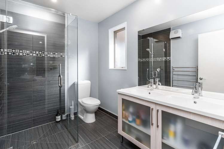 17 Glen Arrife Place Wigram_8