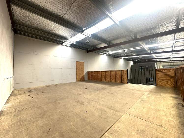 2/27 Cain Road Penrose_8