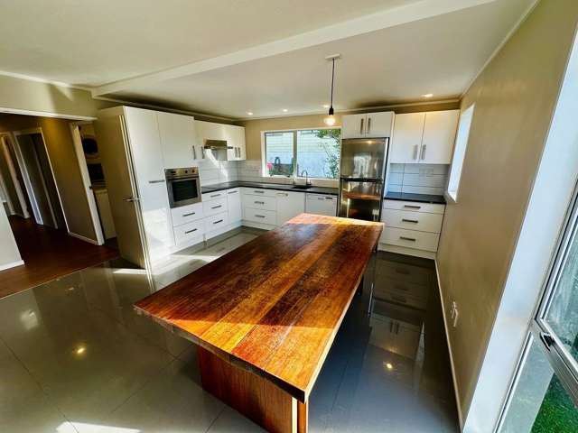 3 bedroom 2 bath house on quiet cul-de-sac