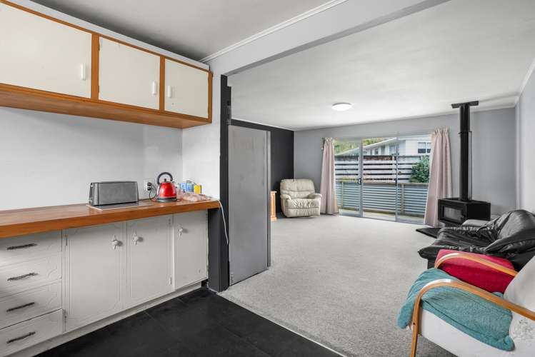 19A Kendal Grove Wainuiomata_6