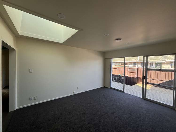 2/557 Gloucester Street Linwood_3