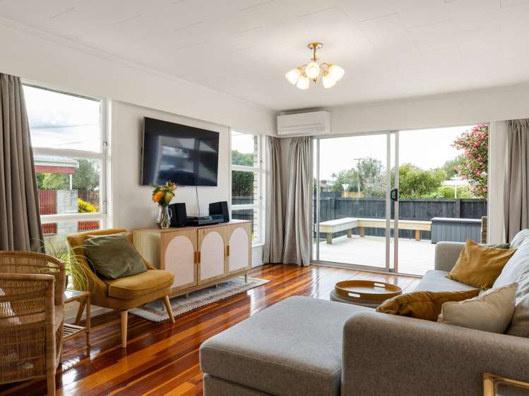 11 Forth Crescent Glenview_8