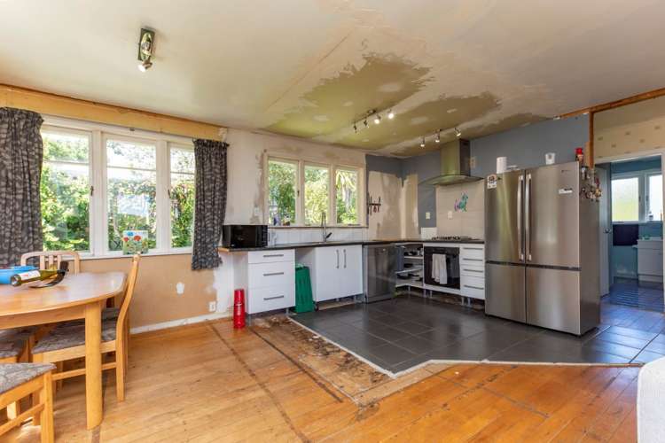 54 Woodfern Crescent Titirangi_8