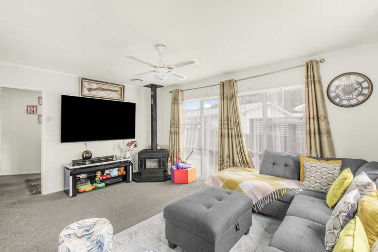 8 Rakaia Grove Wainuiomata_3