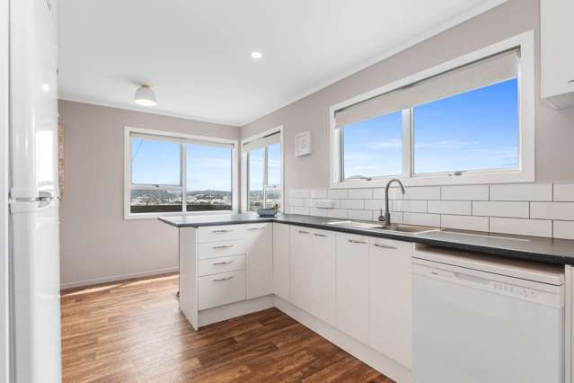 33 Raewyn Street Morningside_2