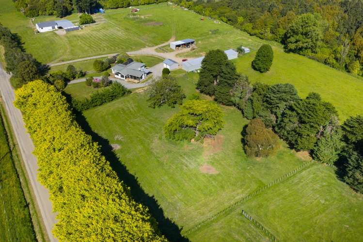 2373 Pohangina Valley East Road Pohangina Valley_6