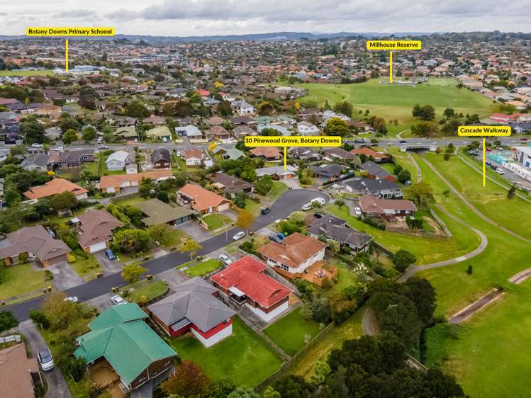 30 Pinewood Grove Botany Downs_17