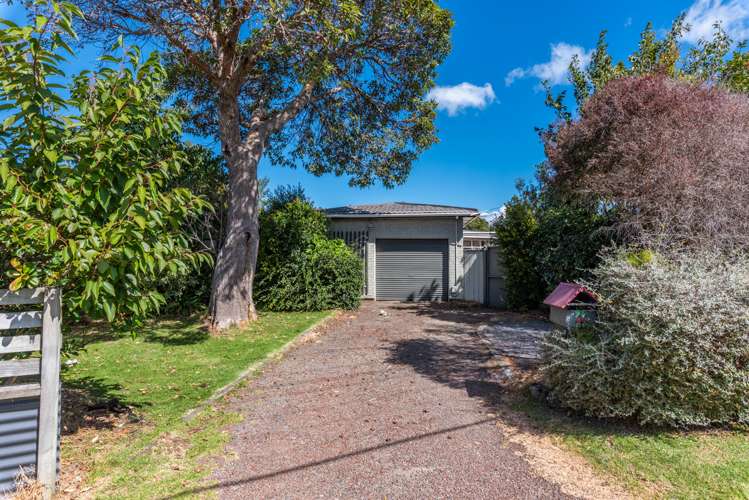 44 Menin Road Raumati South_28