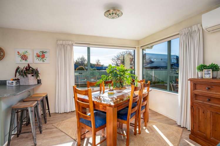4 Spruce Close_5