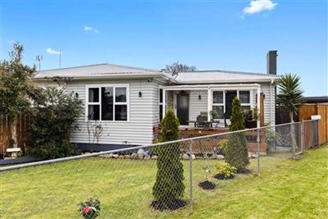 2 BEDROOM HOME AVAILABLE NOW IN PAPATOETOE