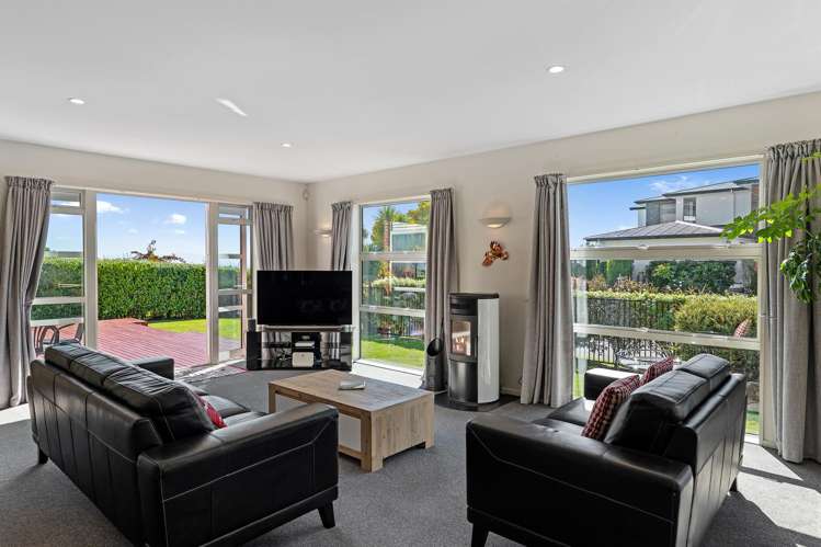 18 Kenmure Drive Huntsbury_2