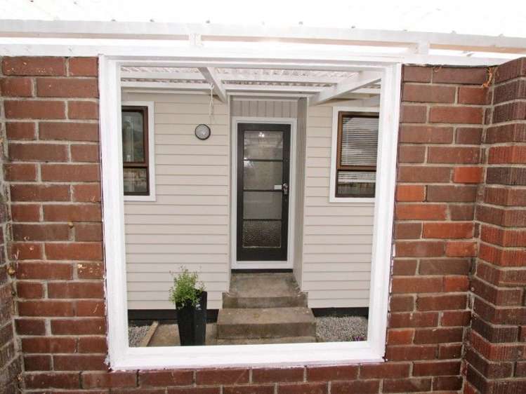 14 Driver Crescent Cannons Creek_13