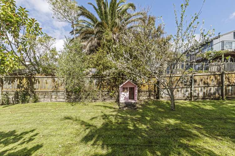 8 Thalia Place Totara Vale_21