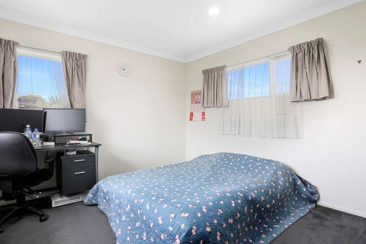 20a Sutton Crescent Papakura_11