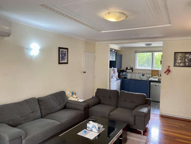 2/142a Great south road_0