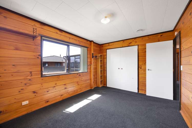 11 Heather Lea Hawera_12