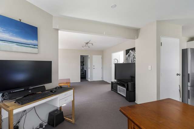 2/10 Altair Place Windsor Park_2