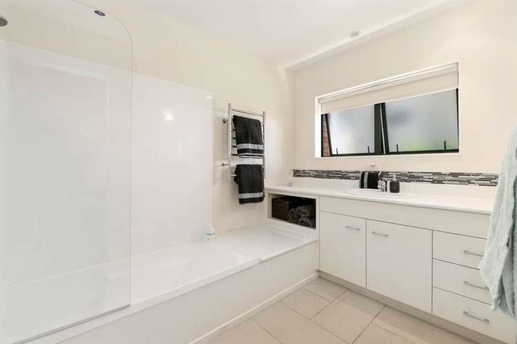 10 Mariner Drive Gulf Harbour_16